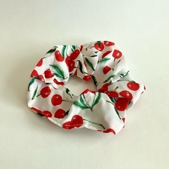 Woman | Scrunchies with Fruit Prints | Set of 5 - Picture 13 of 16